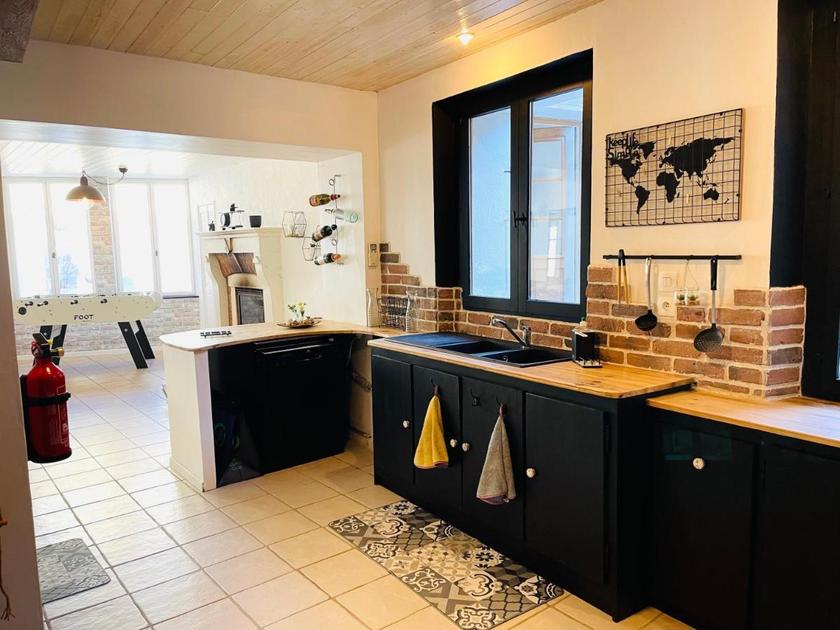 La Carree Des Amis Villa Lusignan Exteriör bild
